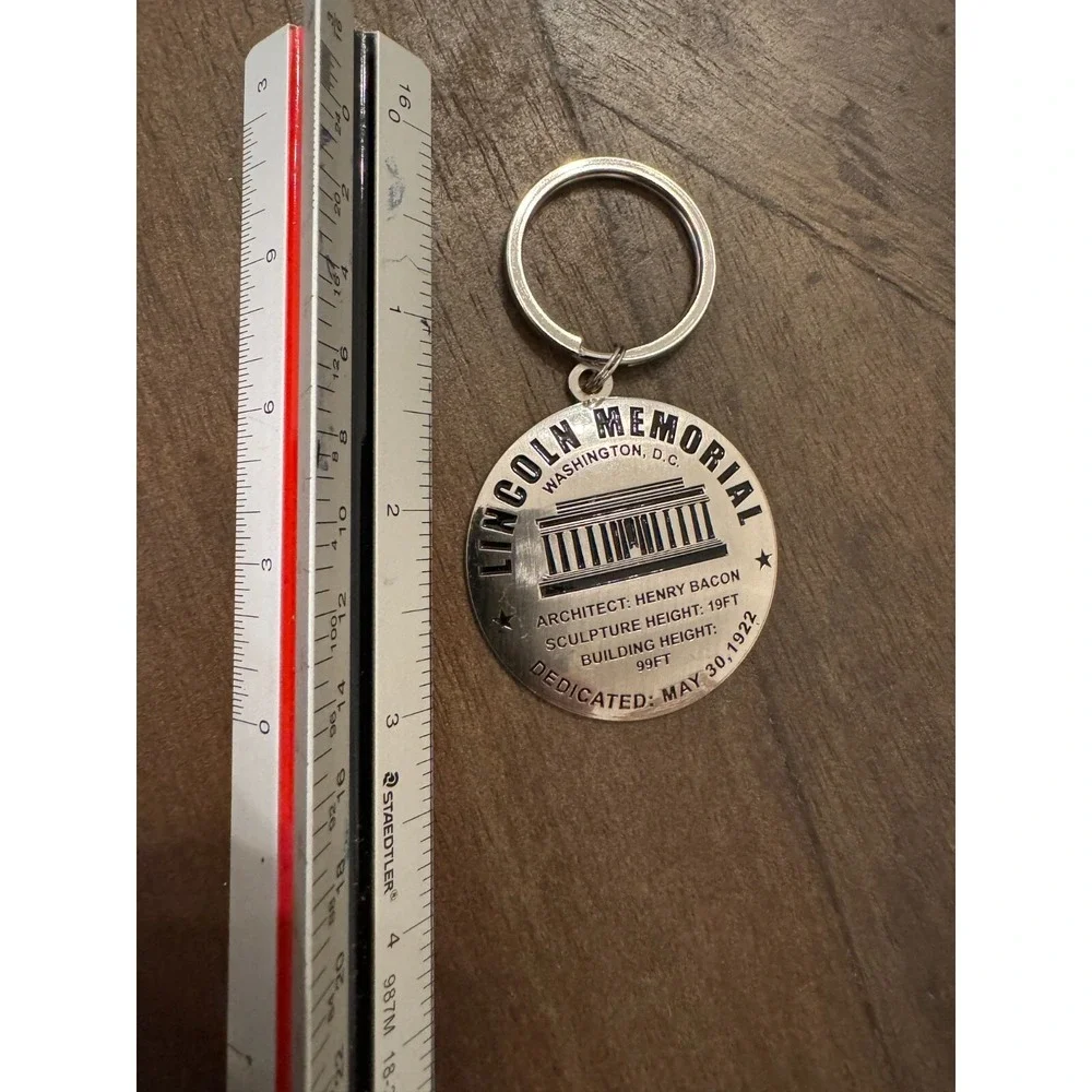 Lincoln Memorial Silver Tone Keychain Key‎ Ring